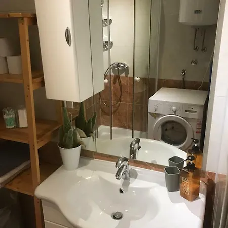 Studio 14 Apartment *